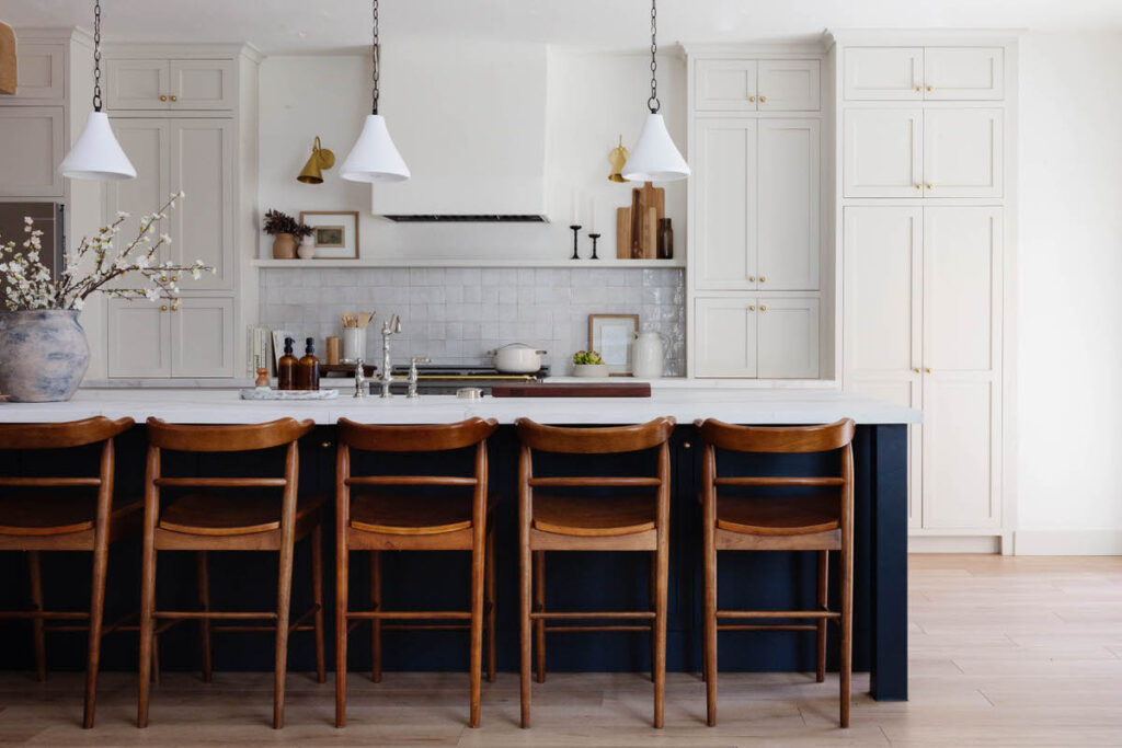 Off-White Organic Warm Kitchen by Peggy Haddad Interiors, Shaded White by Farrow and Ball Kitchen Cabinets and Porcelain Countertops