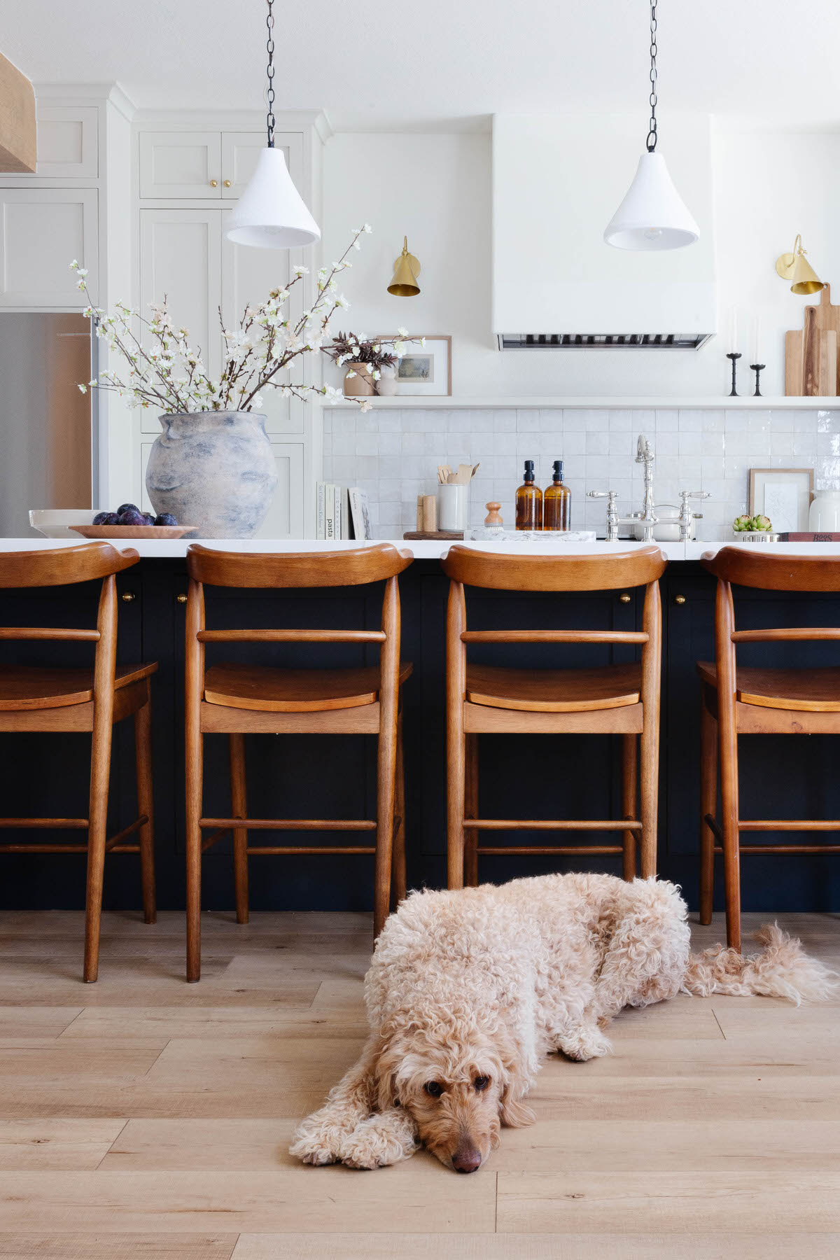 Off-White Organic Warm Kitchen by Peggy Haddad Interiors, Shaded White by Farrow and Ball Kitchen Cabinets and Porcelain Countertops