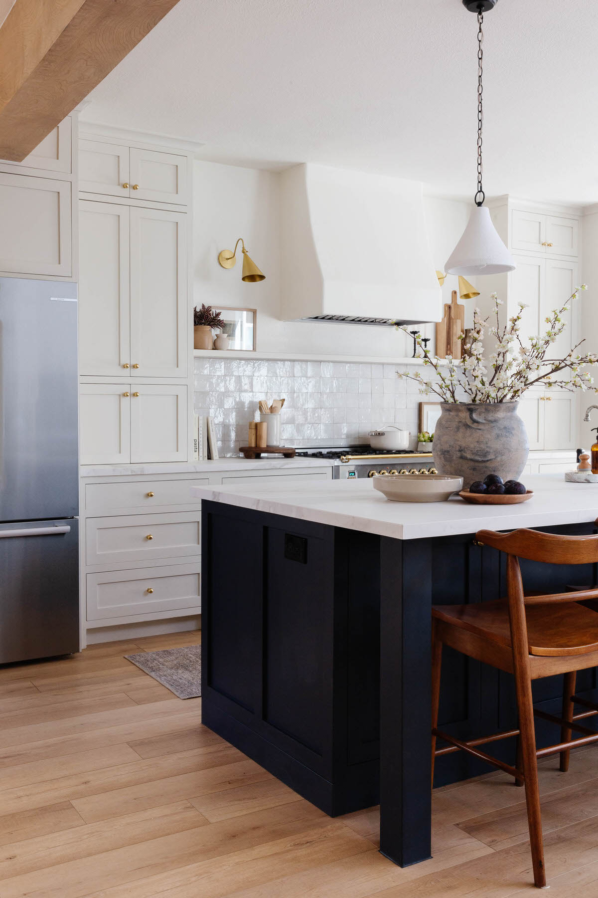 Off-White Organic Warm Kitchen by Peggy Haddad Interiors, Shaded White by Farrow and Ball Kitchen Cabinets and Porcelain Countertops