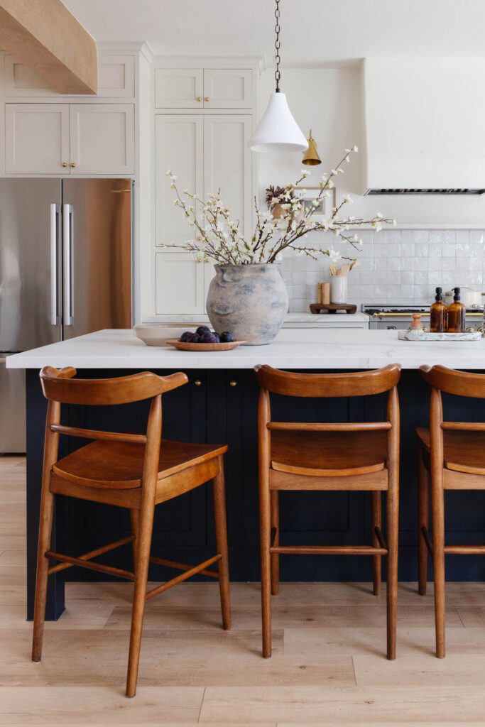 Off-White Organic Warm Kitchen by Peggy Haddad Interiors, Shaded White by Farrow and Ball Kitchen Cabinets and Porcelain Countertops